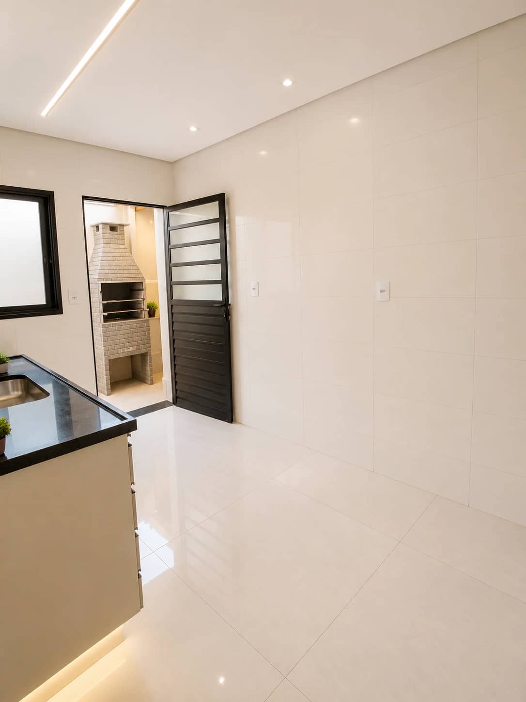 REPASSE DE FINANCIAMENTO VILA MIRIM 300 MTS DO MAR SOBRADO DE CONDOMÍNIO